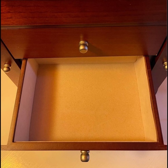 Jewelry Box - Picture 4 of 10